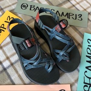 W 5 chacos with toe loop z cloud 2 double strap